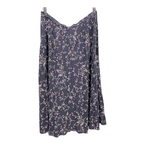J.Jill Printed Skirt A-Line Purple
Floral Midi Skirt Size
Medium - Picture 3 of 12